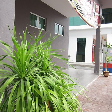 Place2Stay Hotel Malacca Extérieur photo