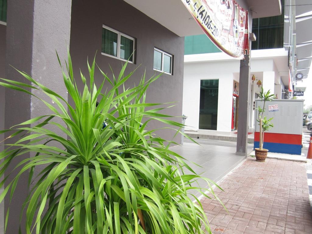 Place2Stay Hotel Malacca Extérieur photo